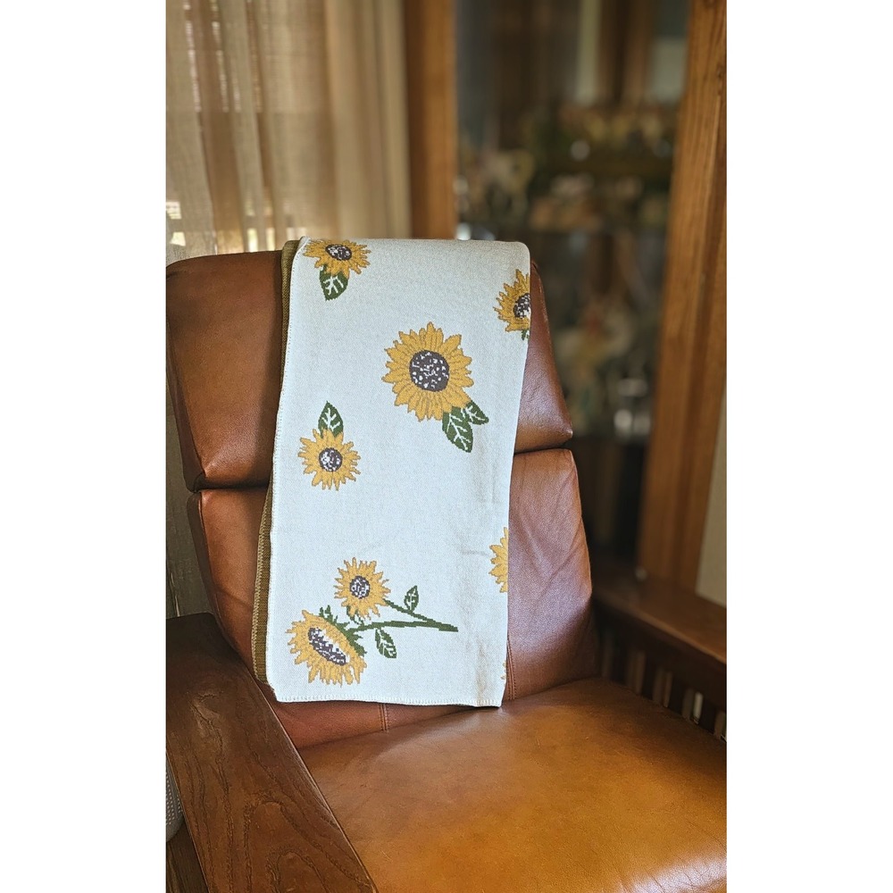 Shabby Chic Sunflower Throw Blanket - Cream and Yellow